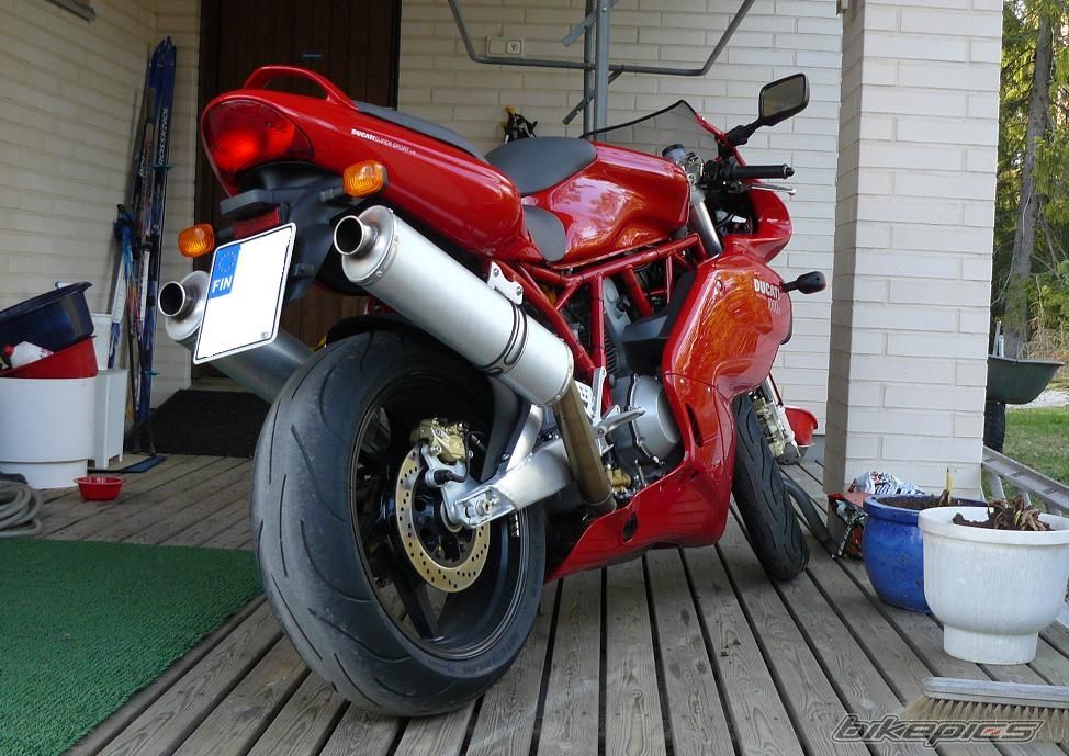 Photo 1384212