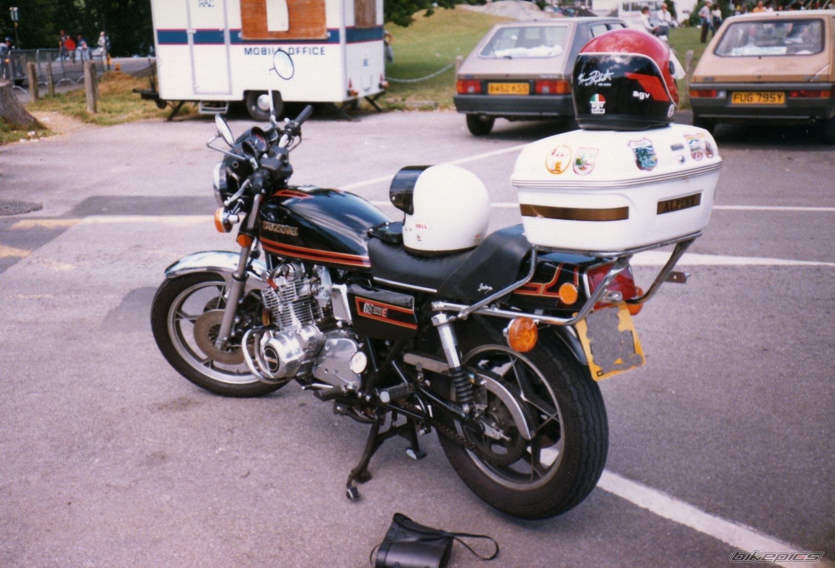 Photo 1384240
