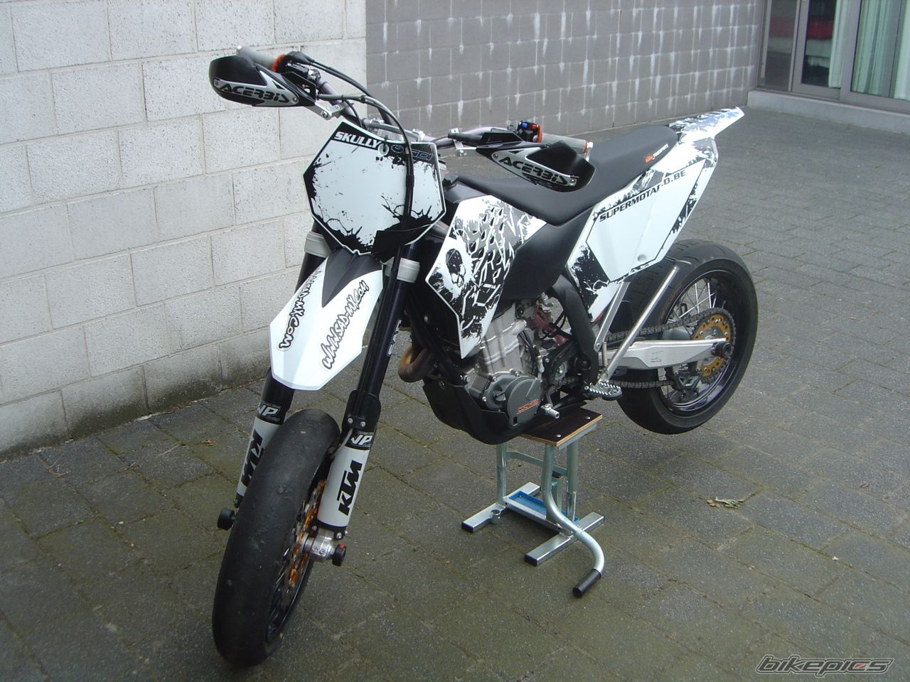 Photo 1384318