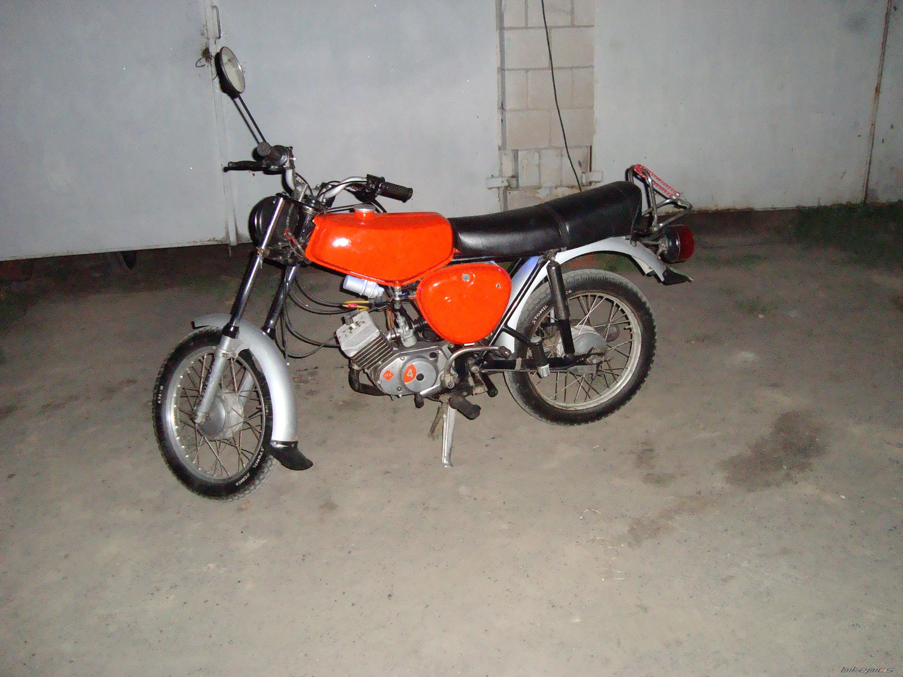 Photo 1384321
