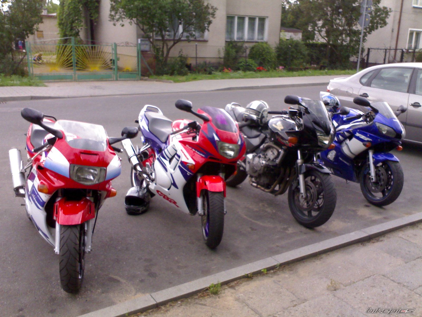 Photo 1384845