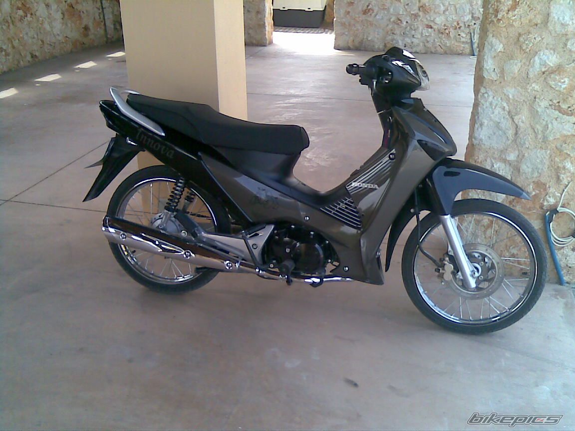 Photo 1384899