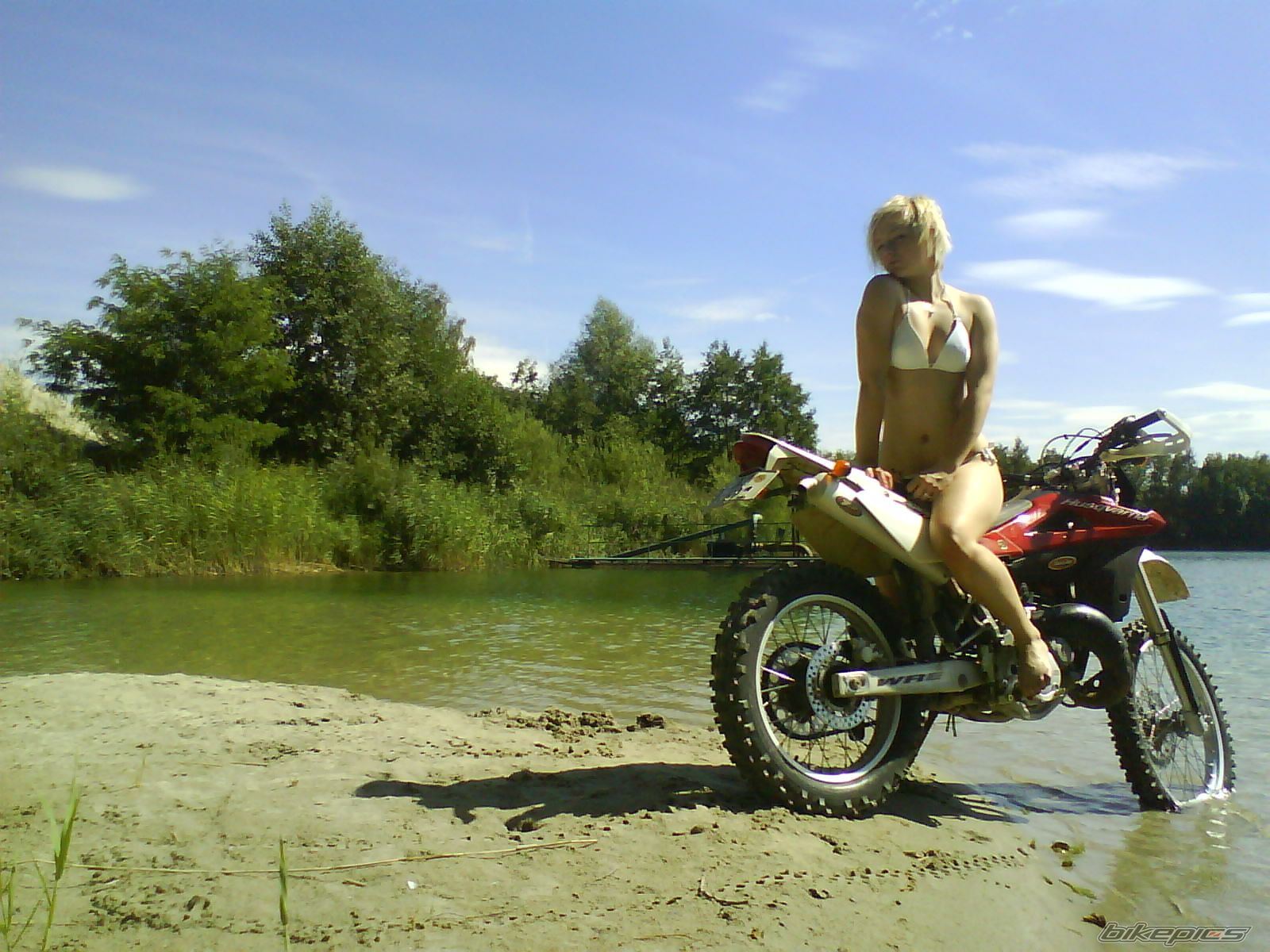 Photo 1386129