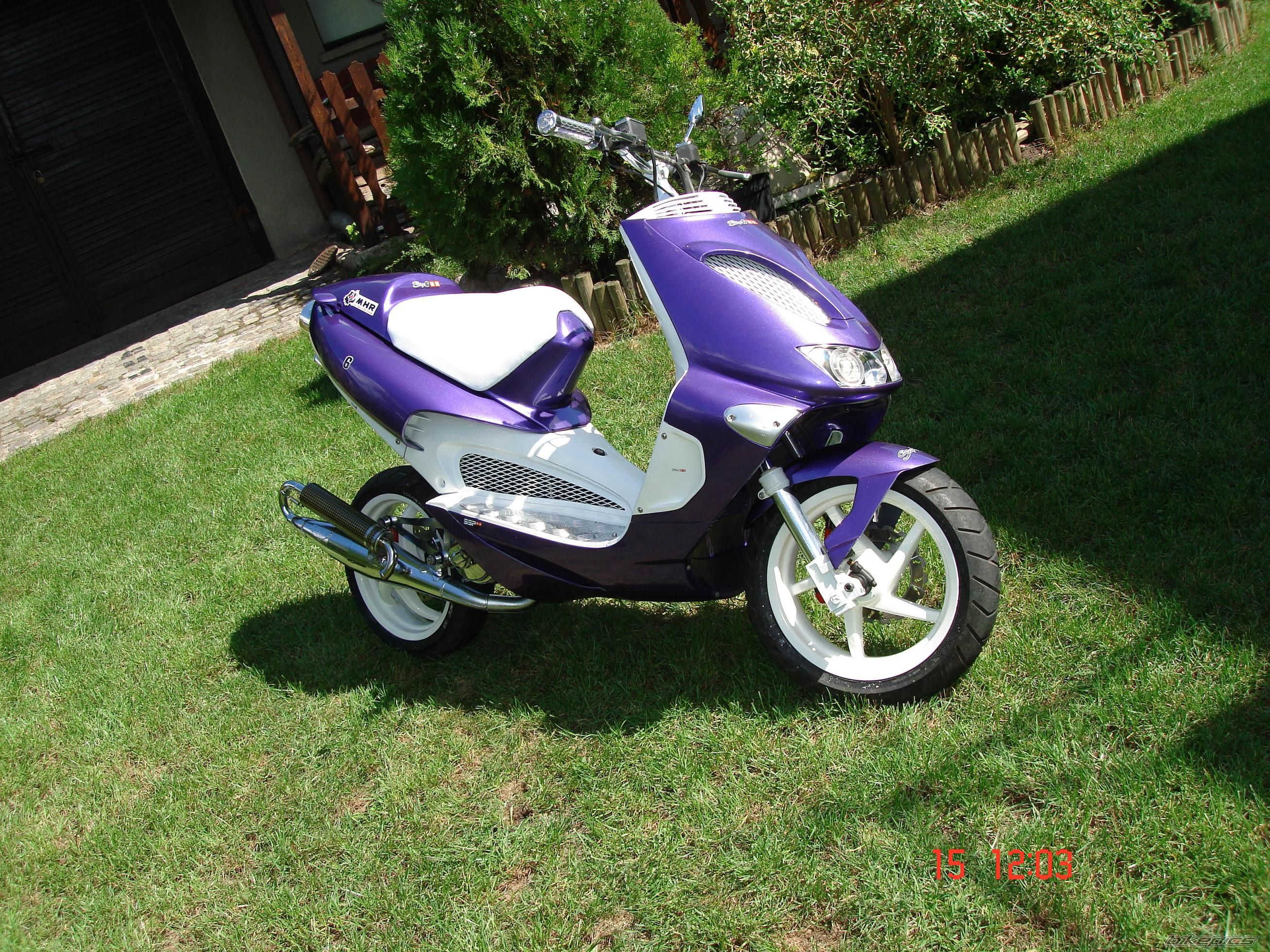 Photo 1386194