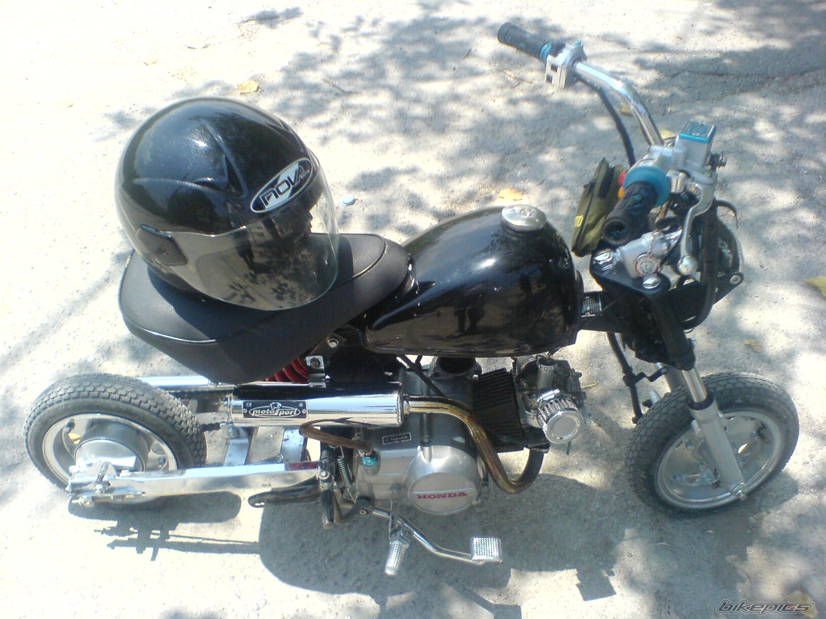 Photo 1386195