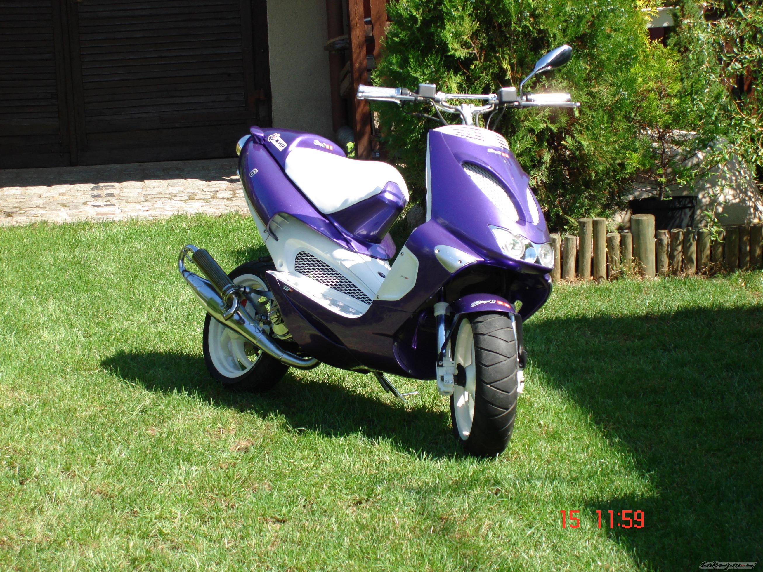 Photo 1386197