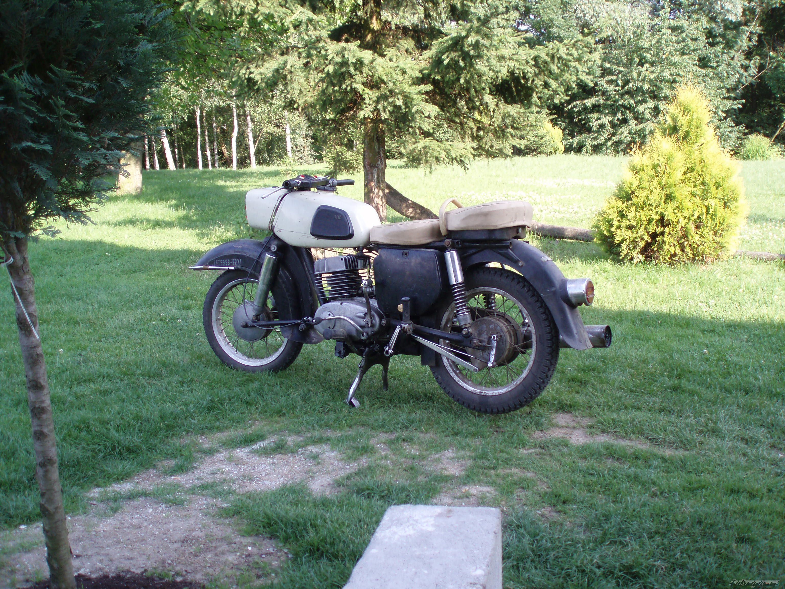 Photo 1386317