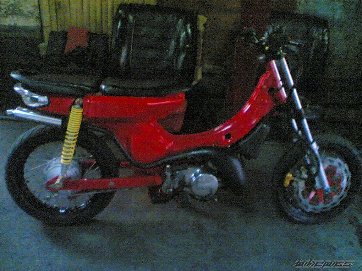 Photo 1386638