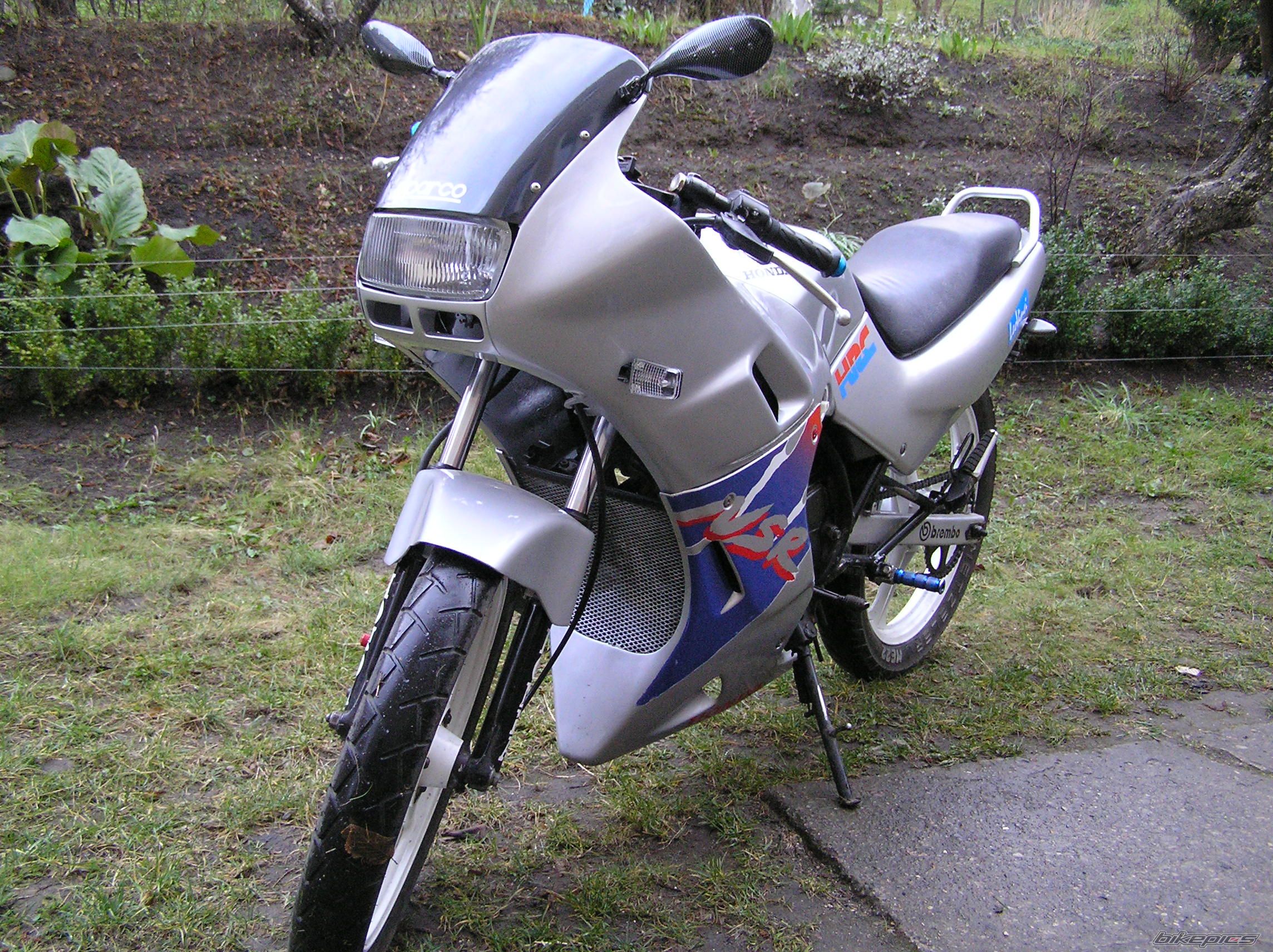 Photo 1386758