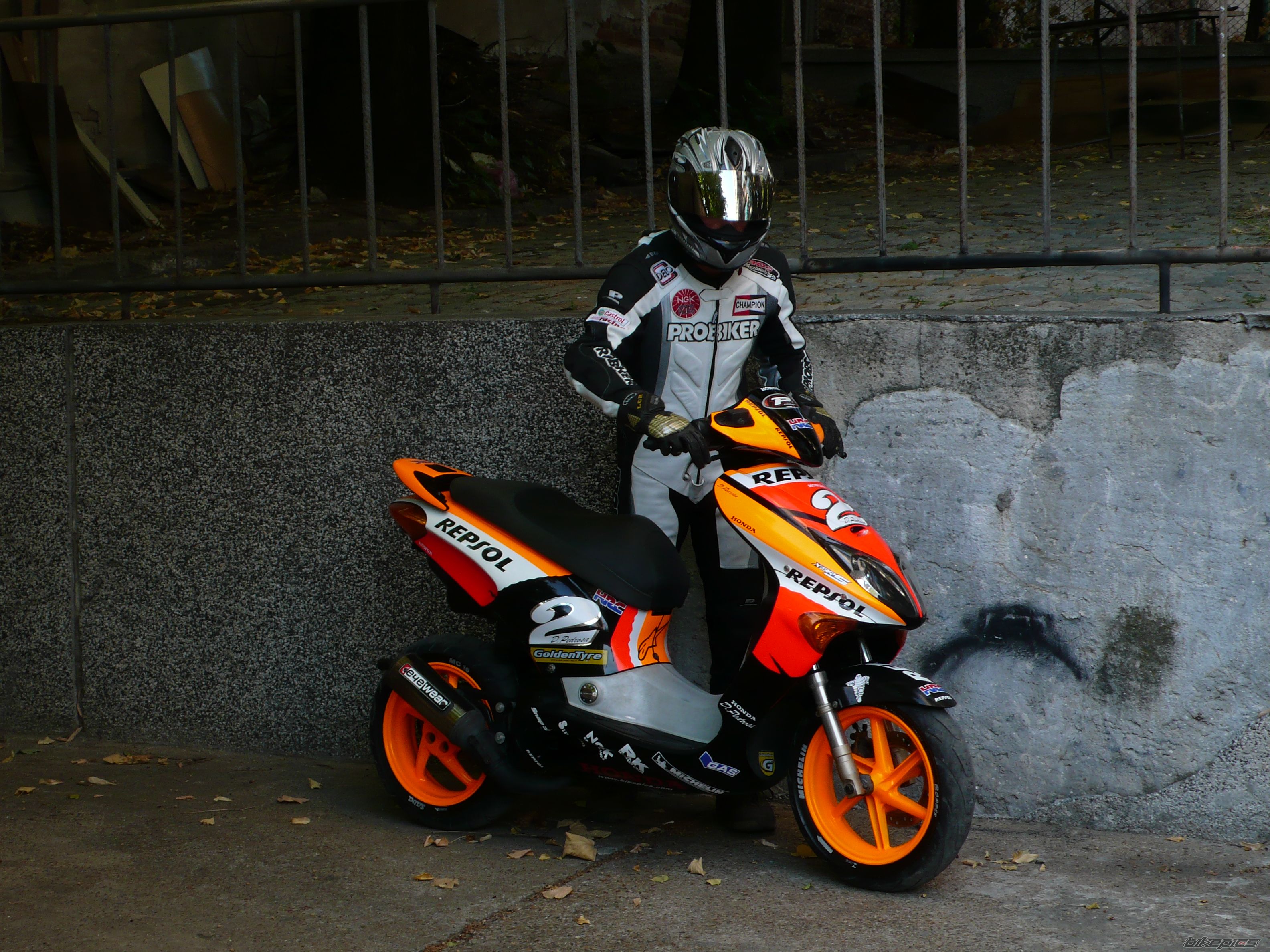 Photo 1386843