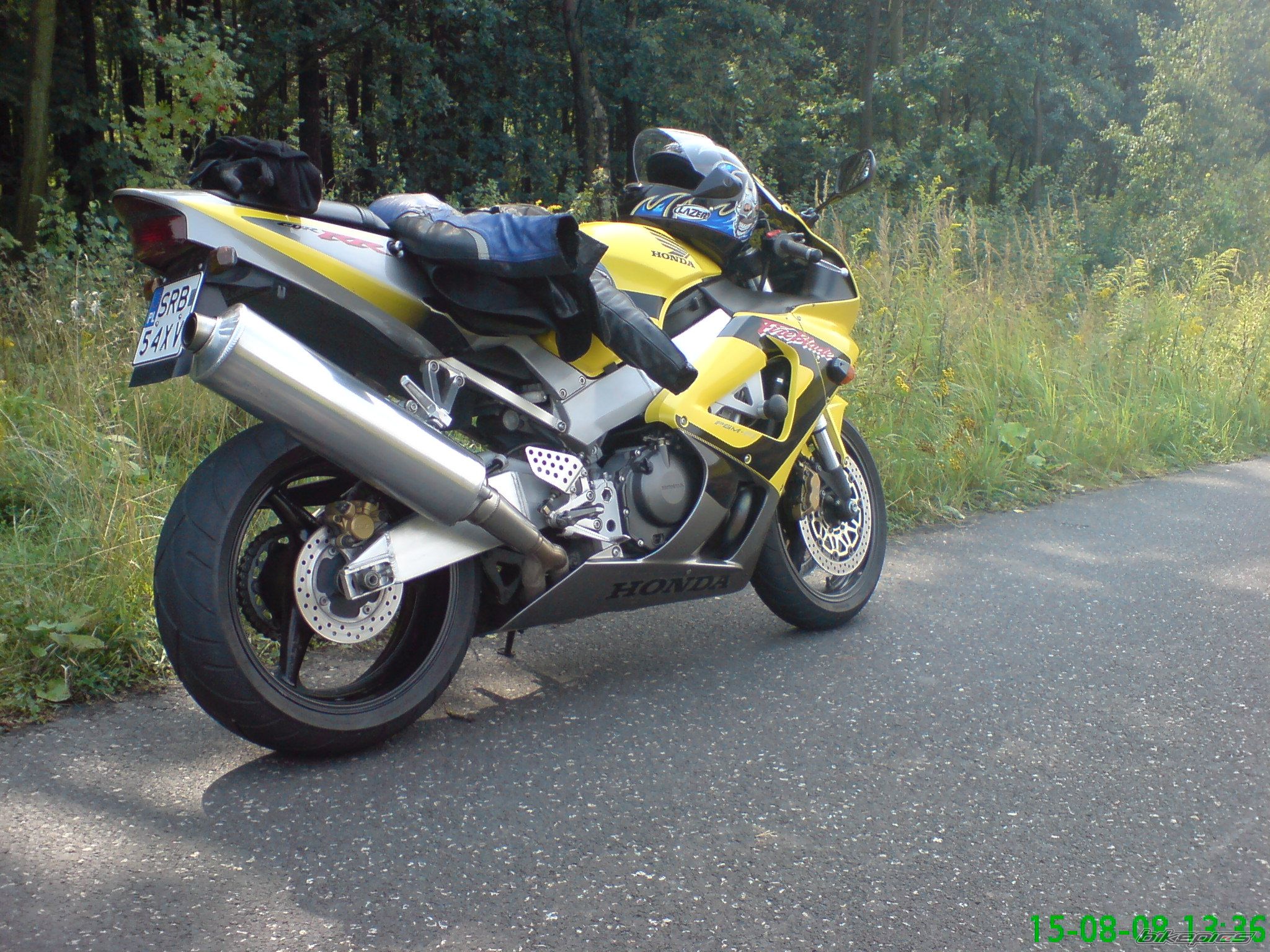 Photo 1387157