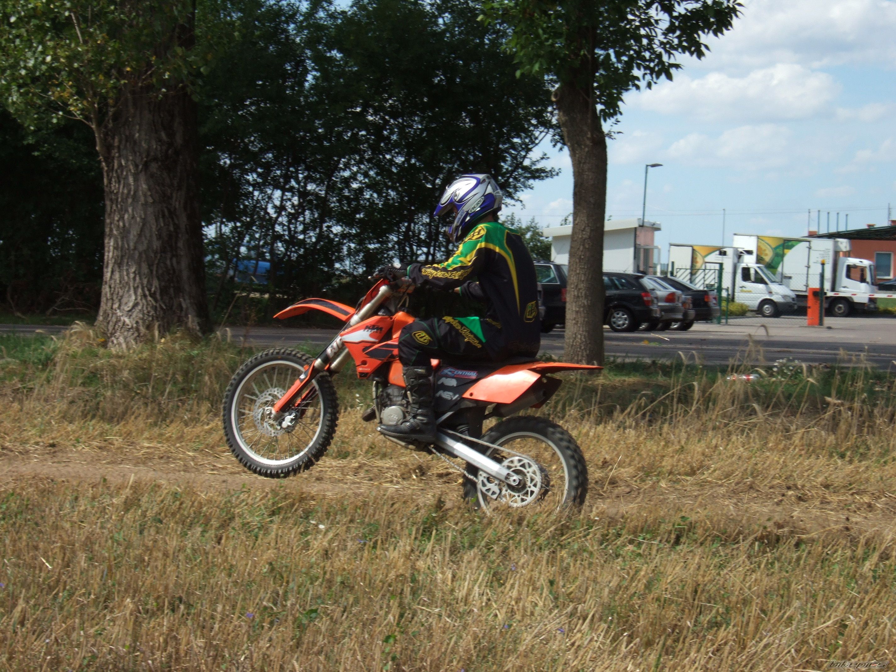 Photo 1387270