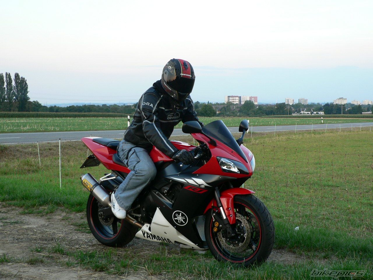Photo 1387569