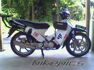 Photo 1387597