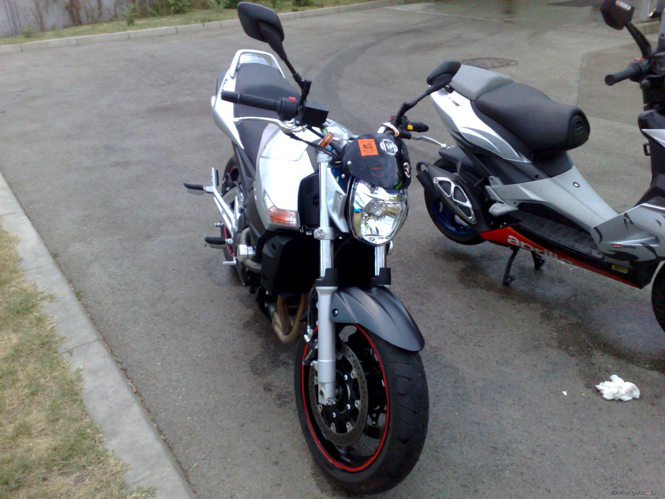 Photo 1387639