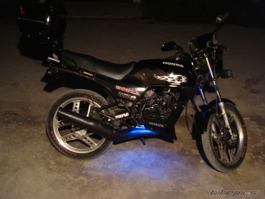 Photo 1387738