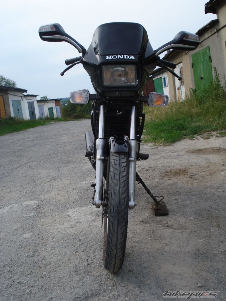 Photo 1388144