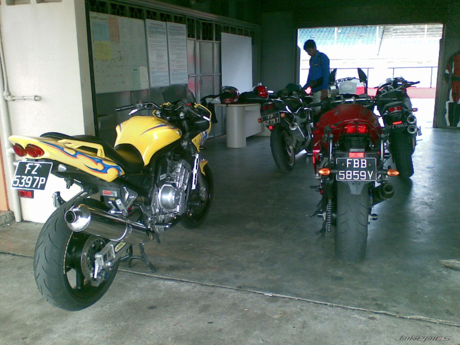 Photo 1388762
