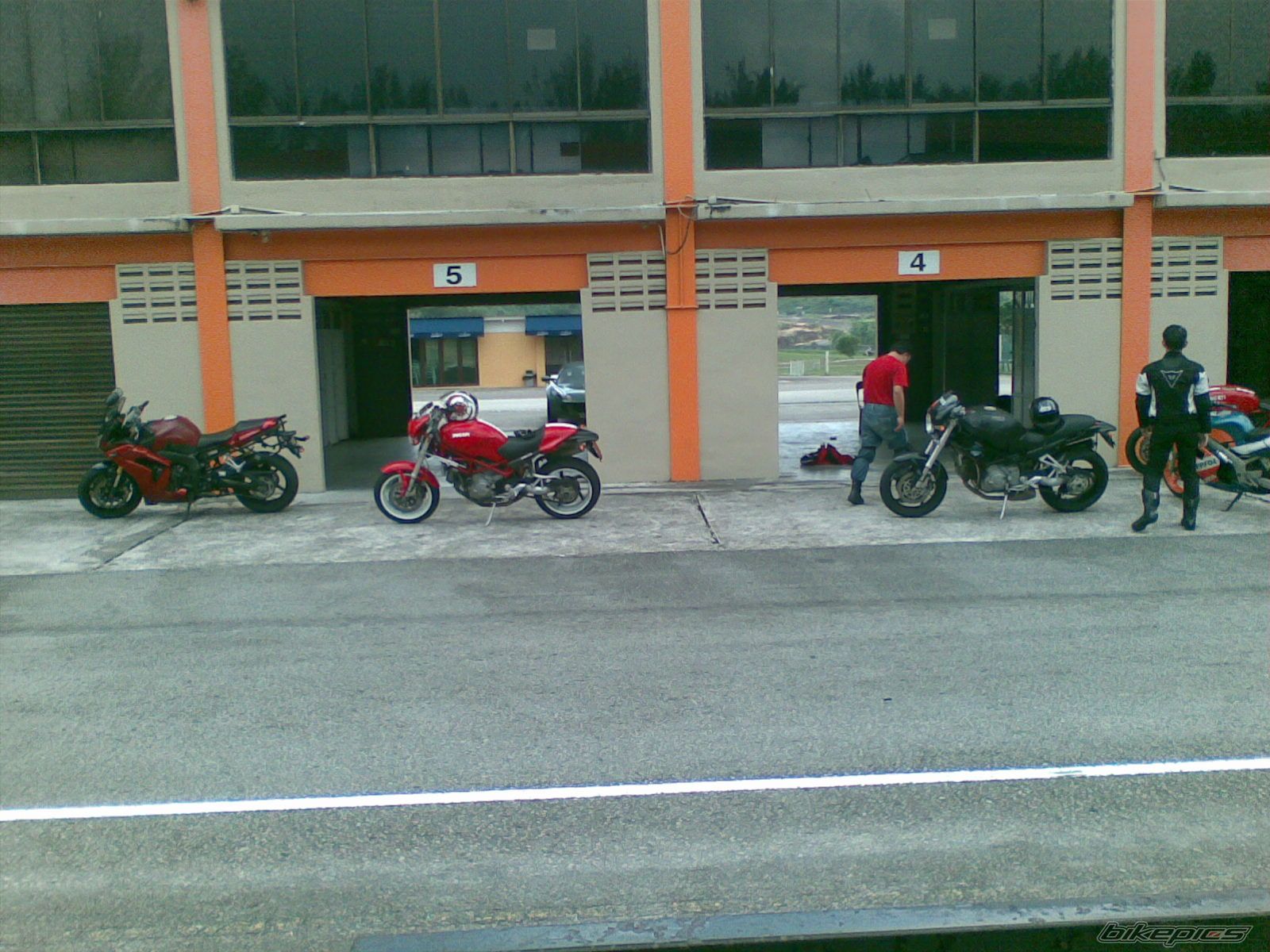 Photo 1388771