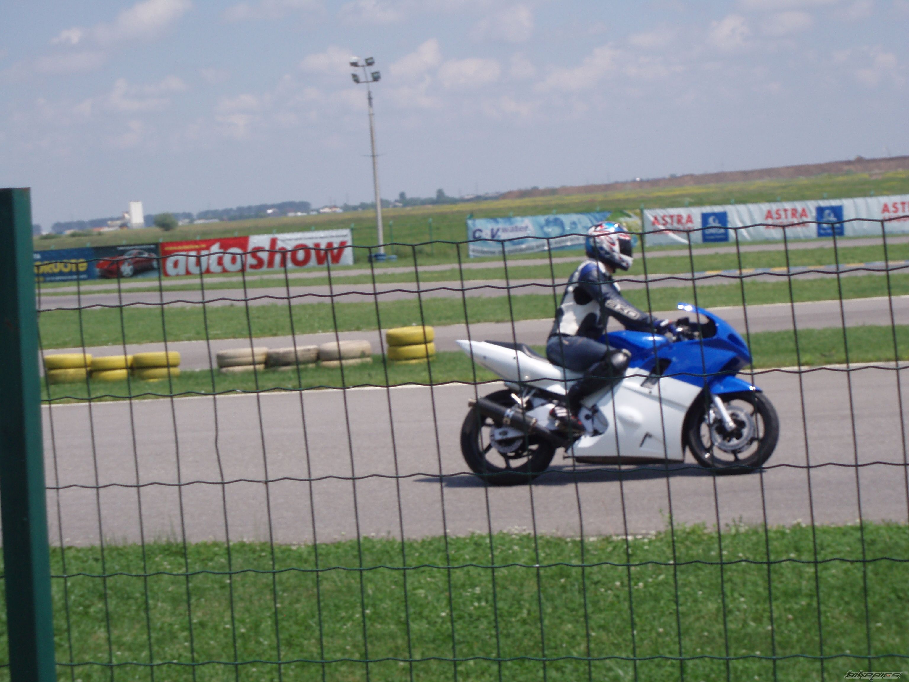 Bike Photo 1389537