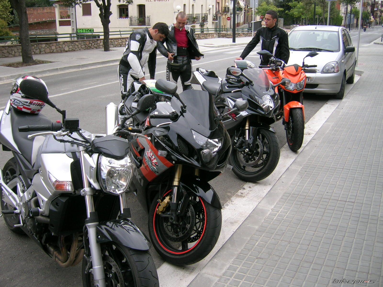 Photo 1389697