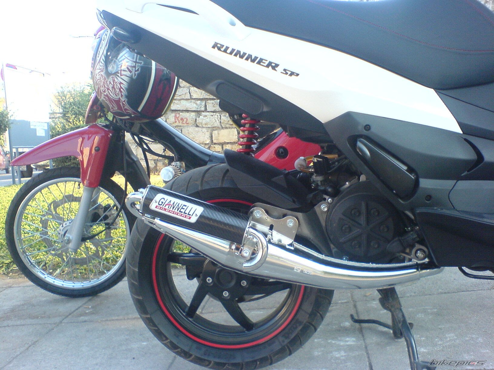 Photo 1390174
