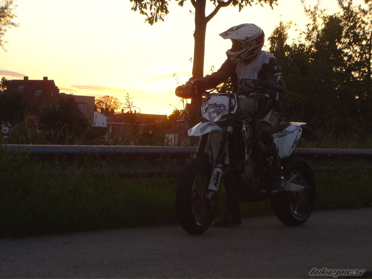Photo 1391861