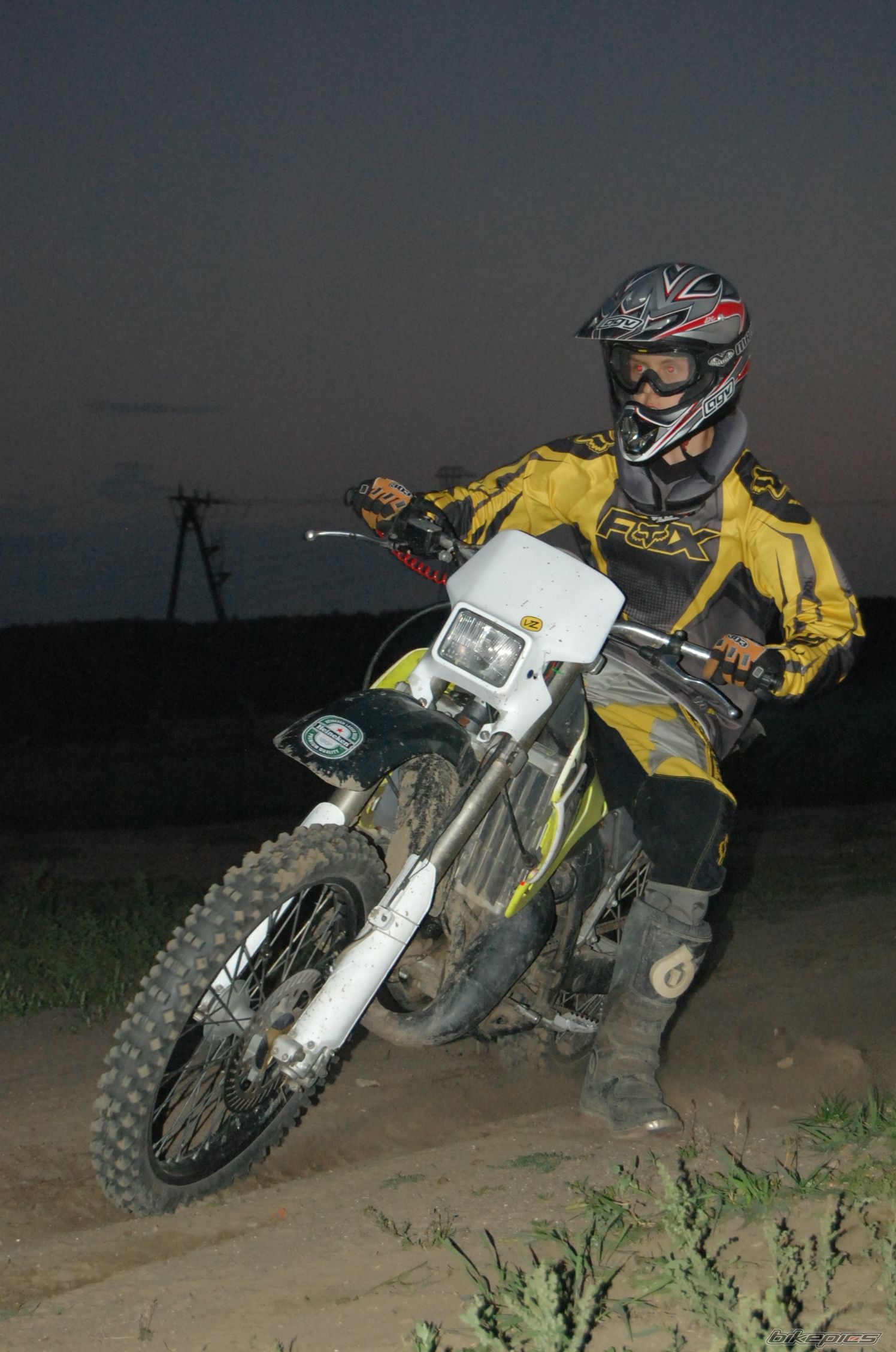 Photo 1391864