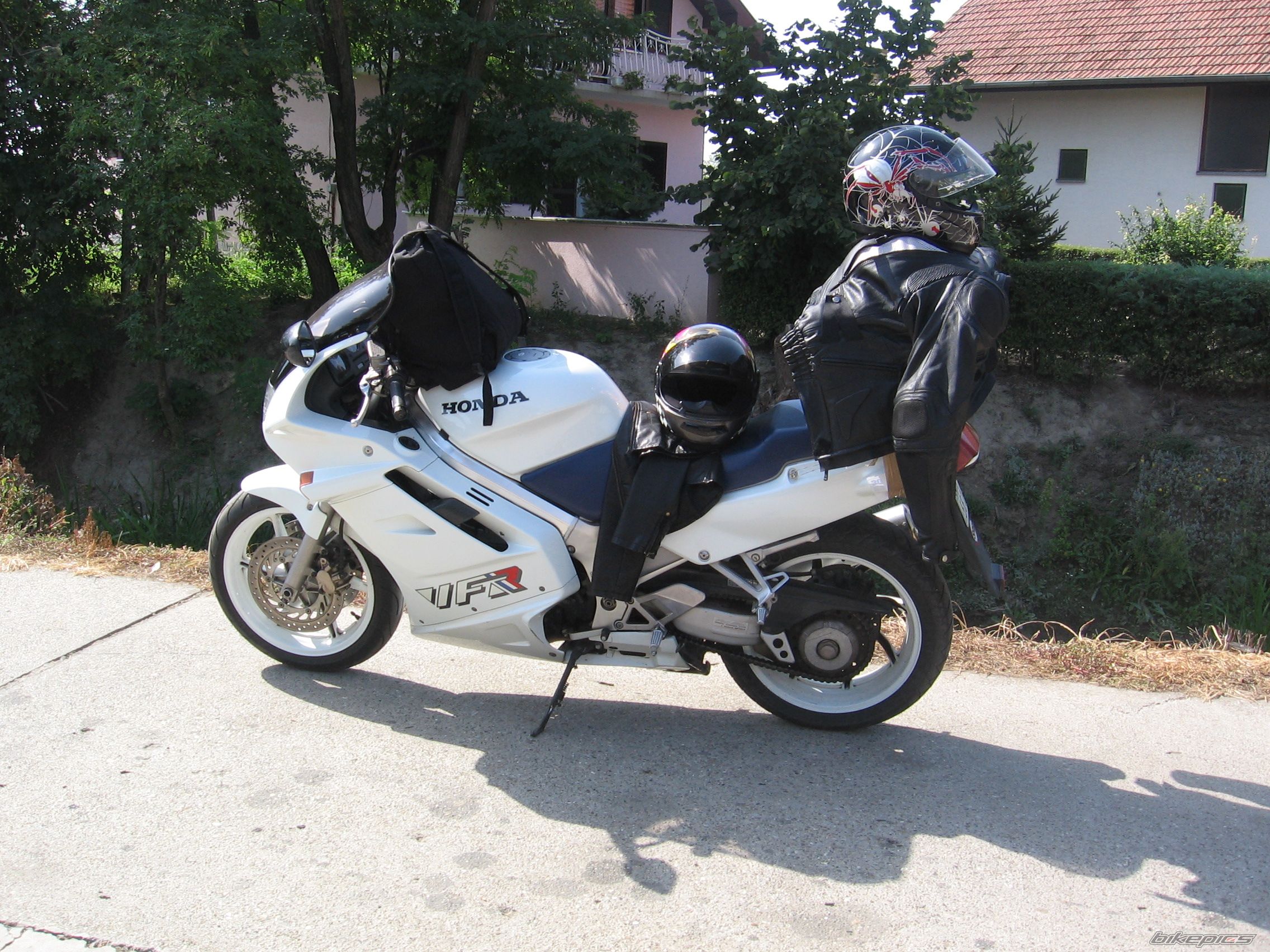 Photo 1392379