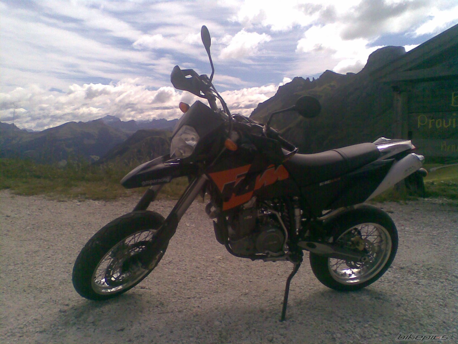 Photo 1392512