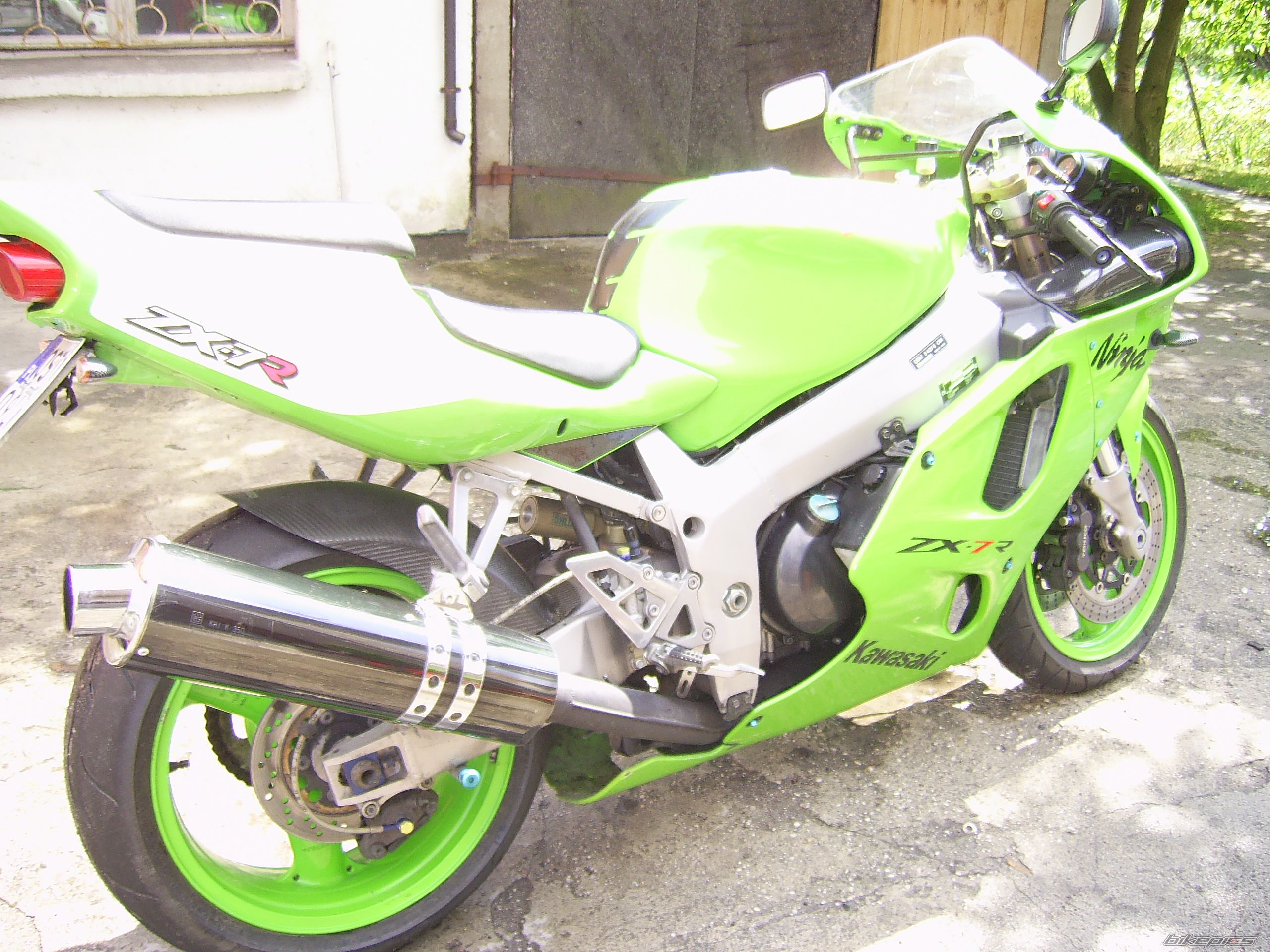 Photo 1392688