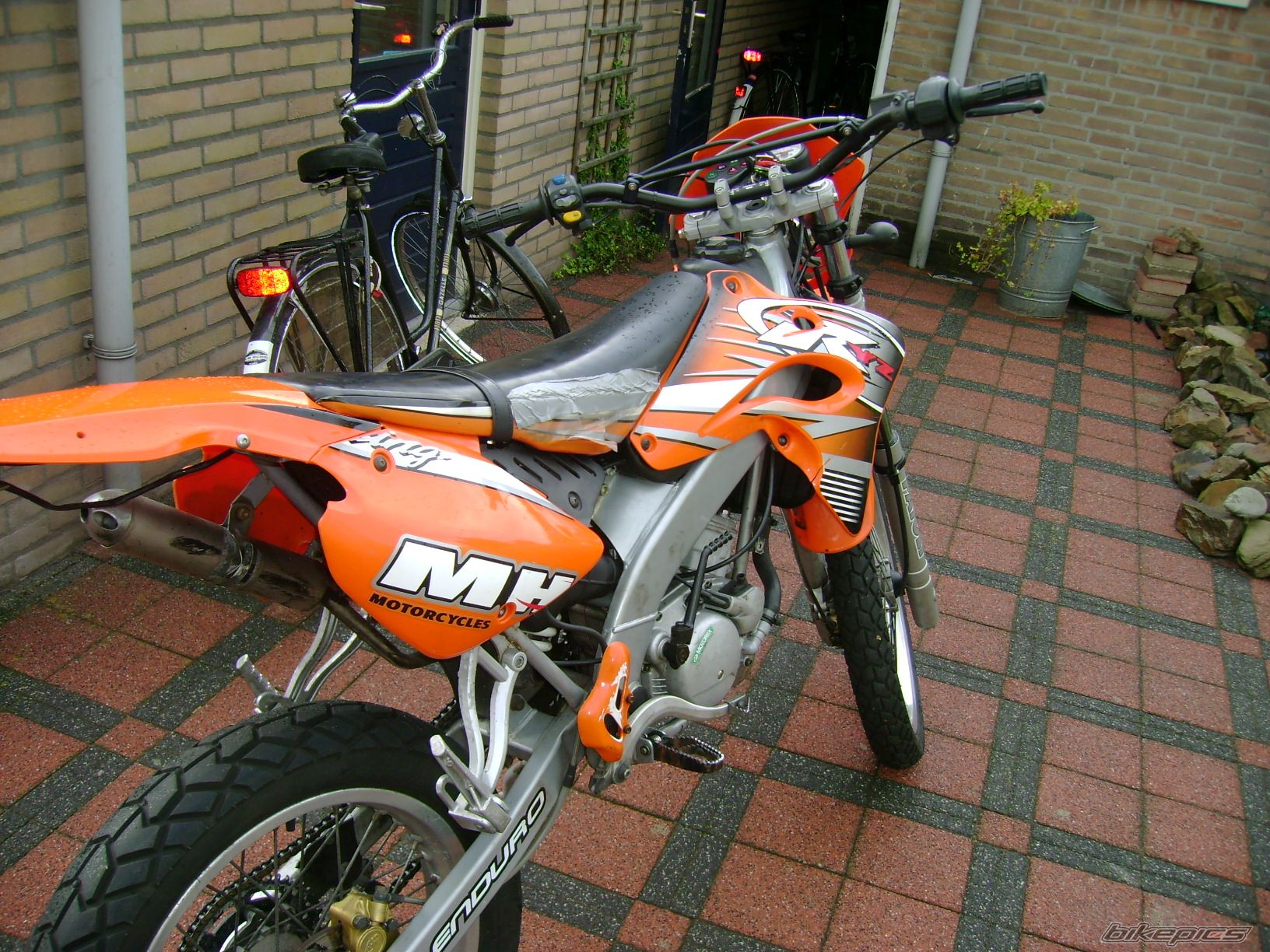 Photo 1392770