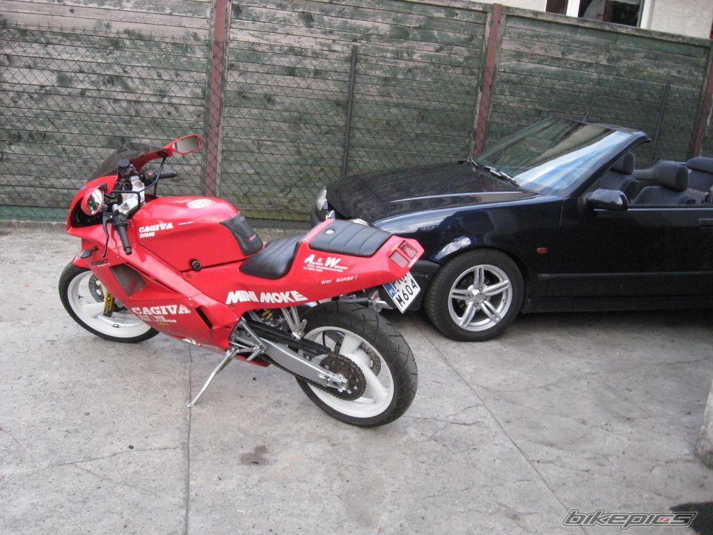 Photo 1393102