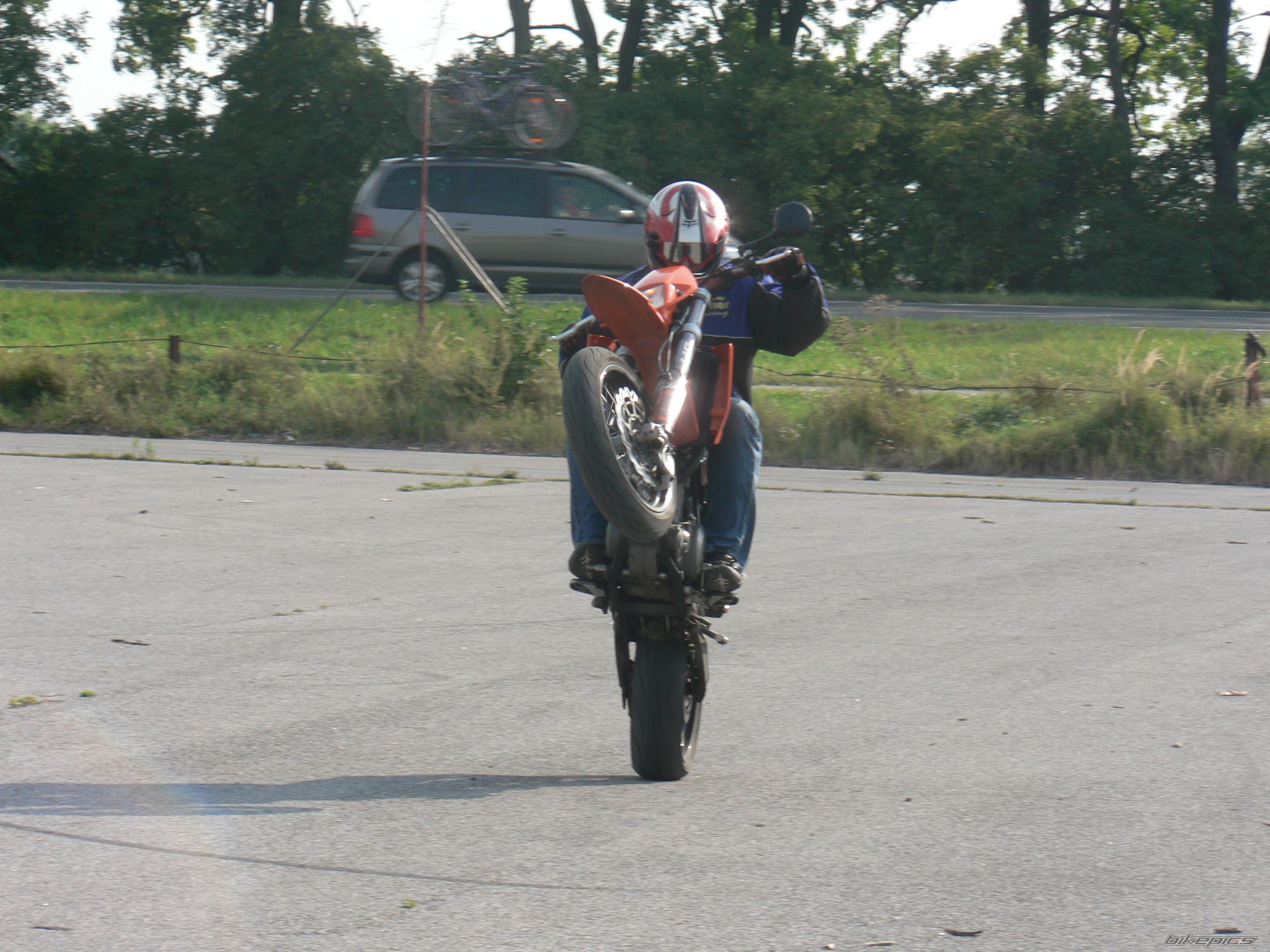 Photo 1393468