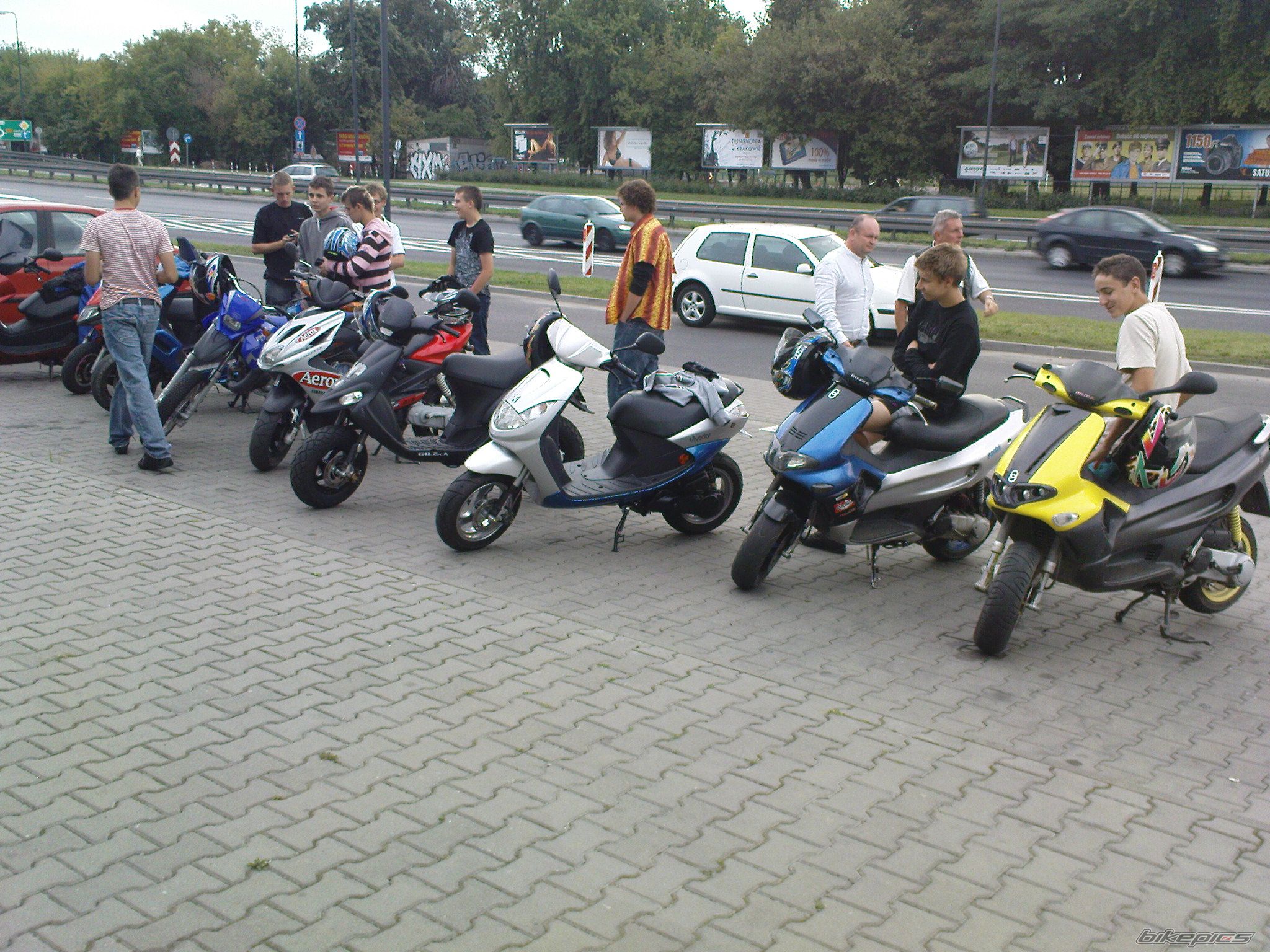 Photo 1393570