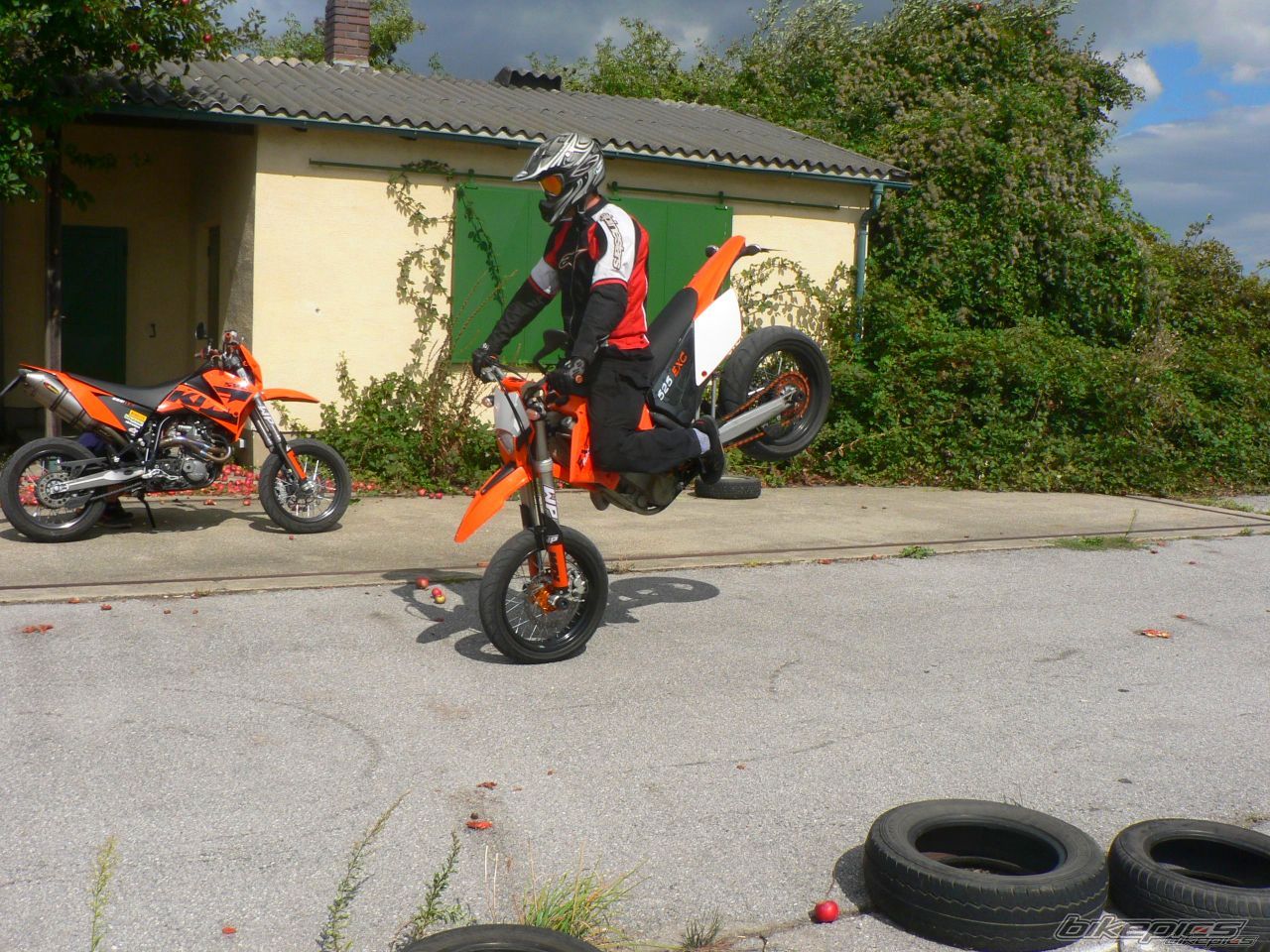 Photo 1395842