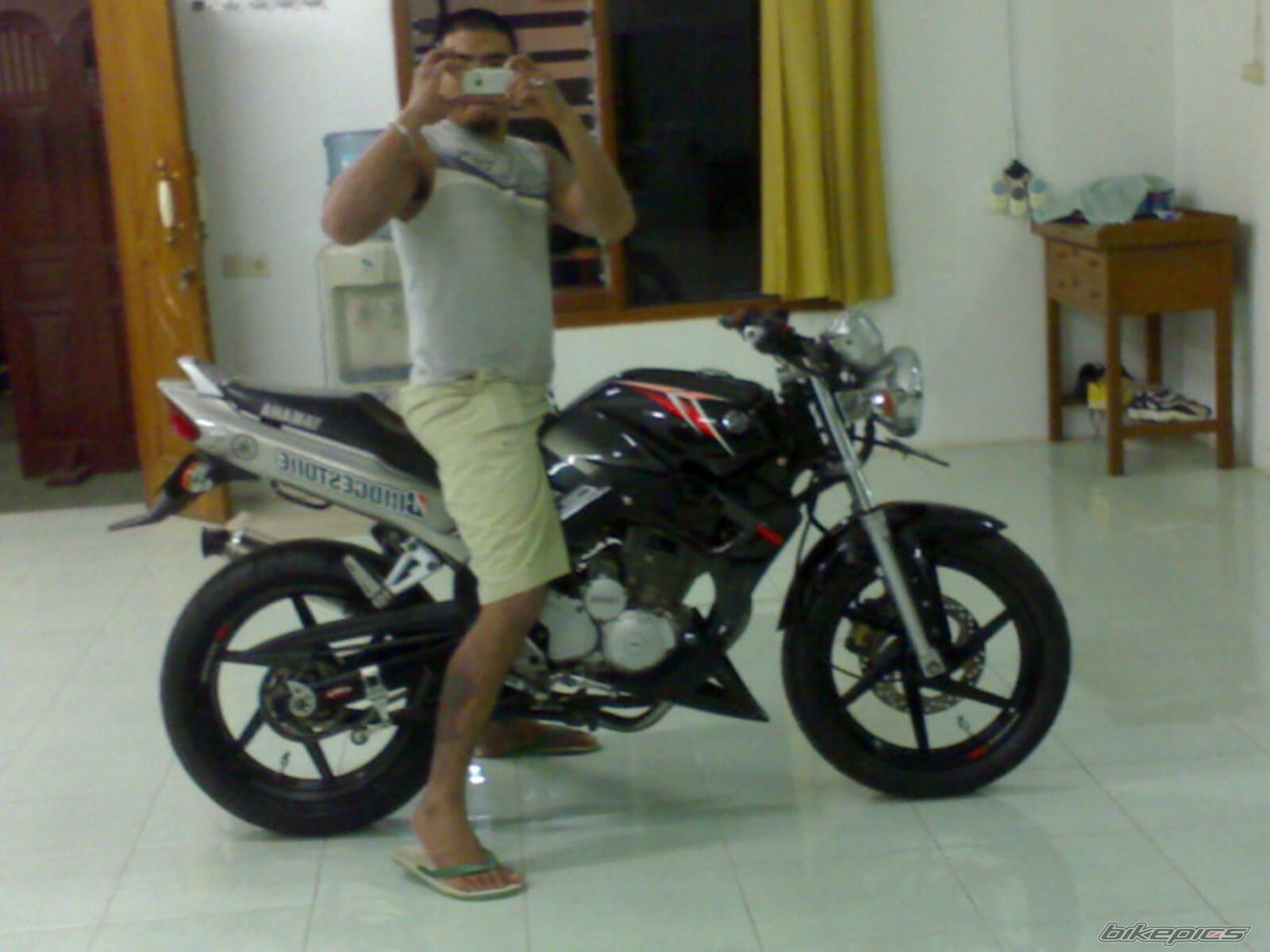 Photo 1396705