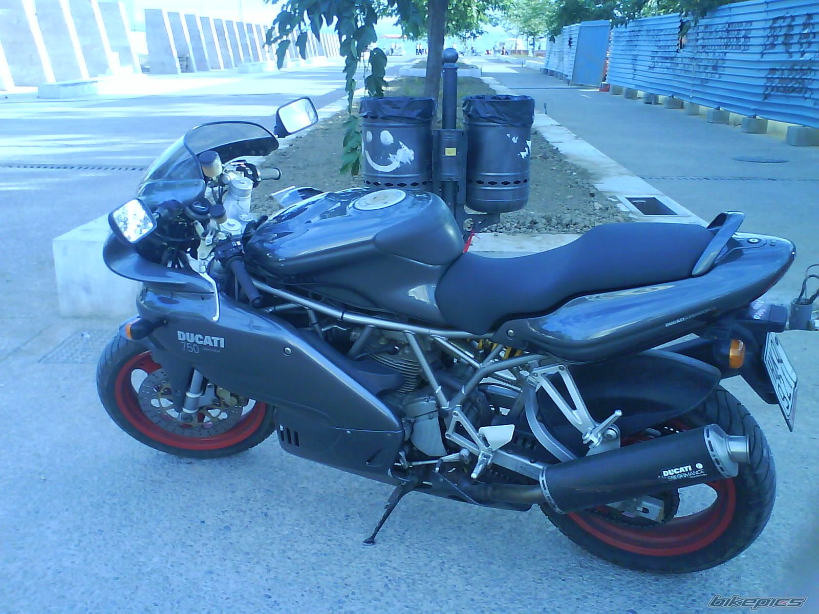 Photo 1396944