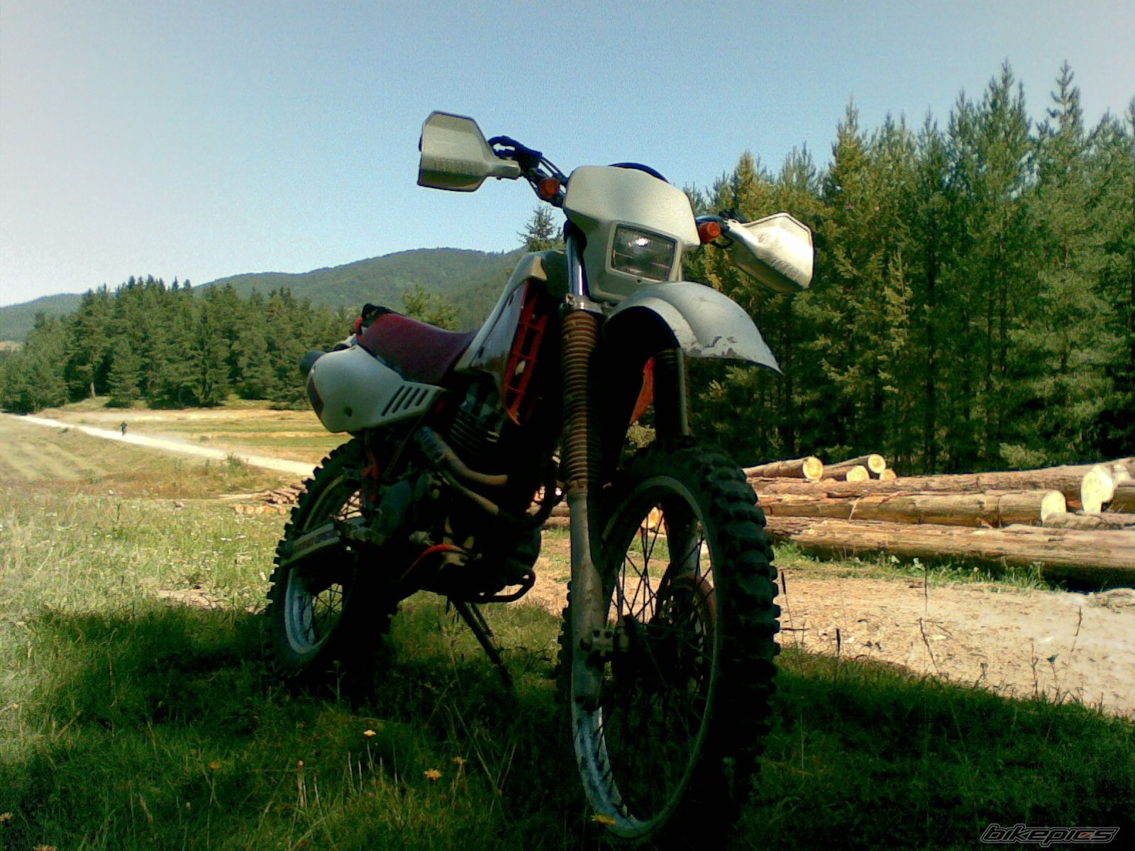 Photo 1398210