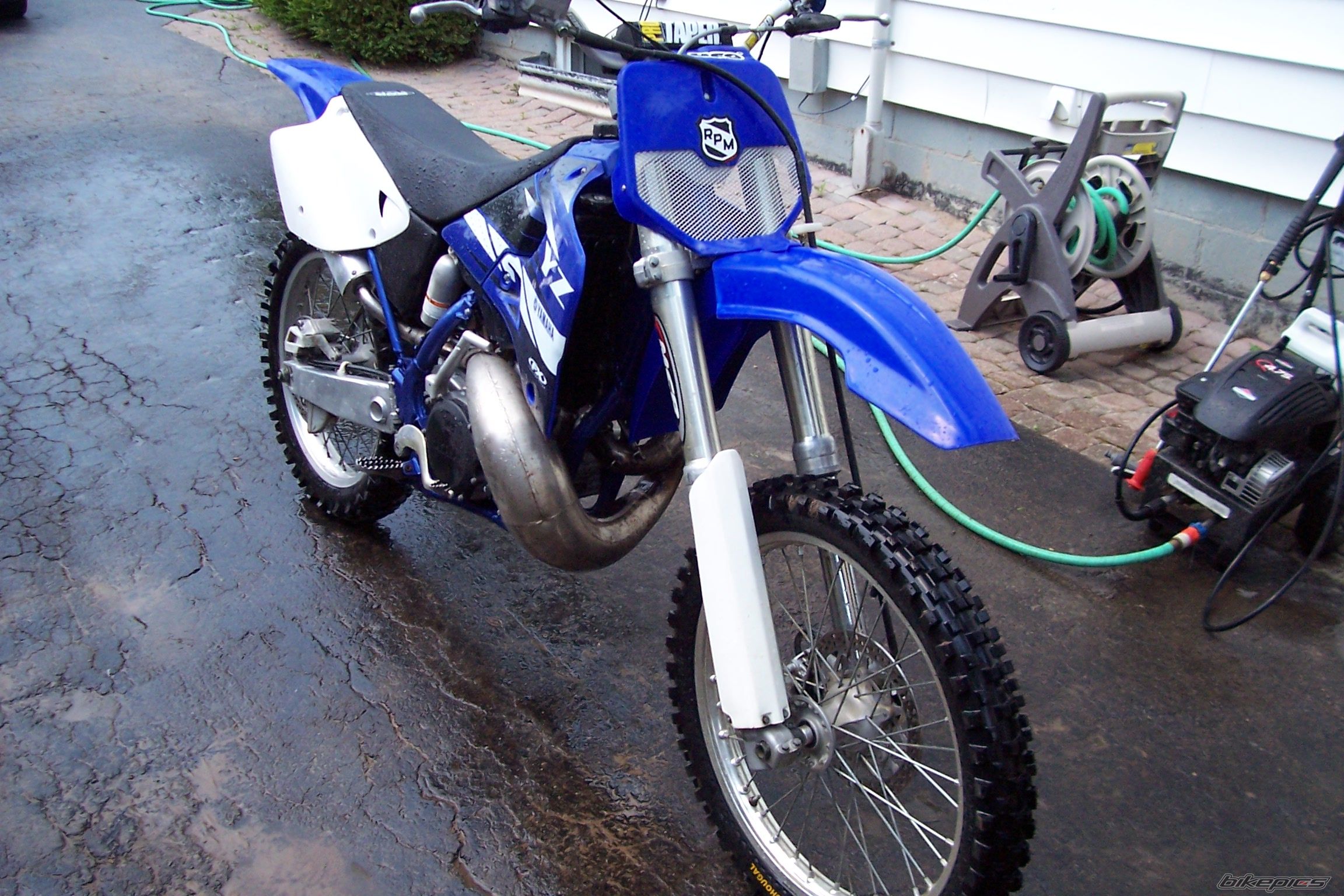 Photo 1398624