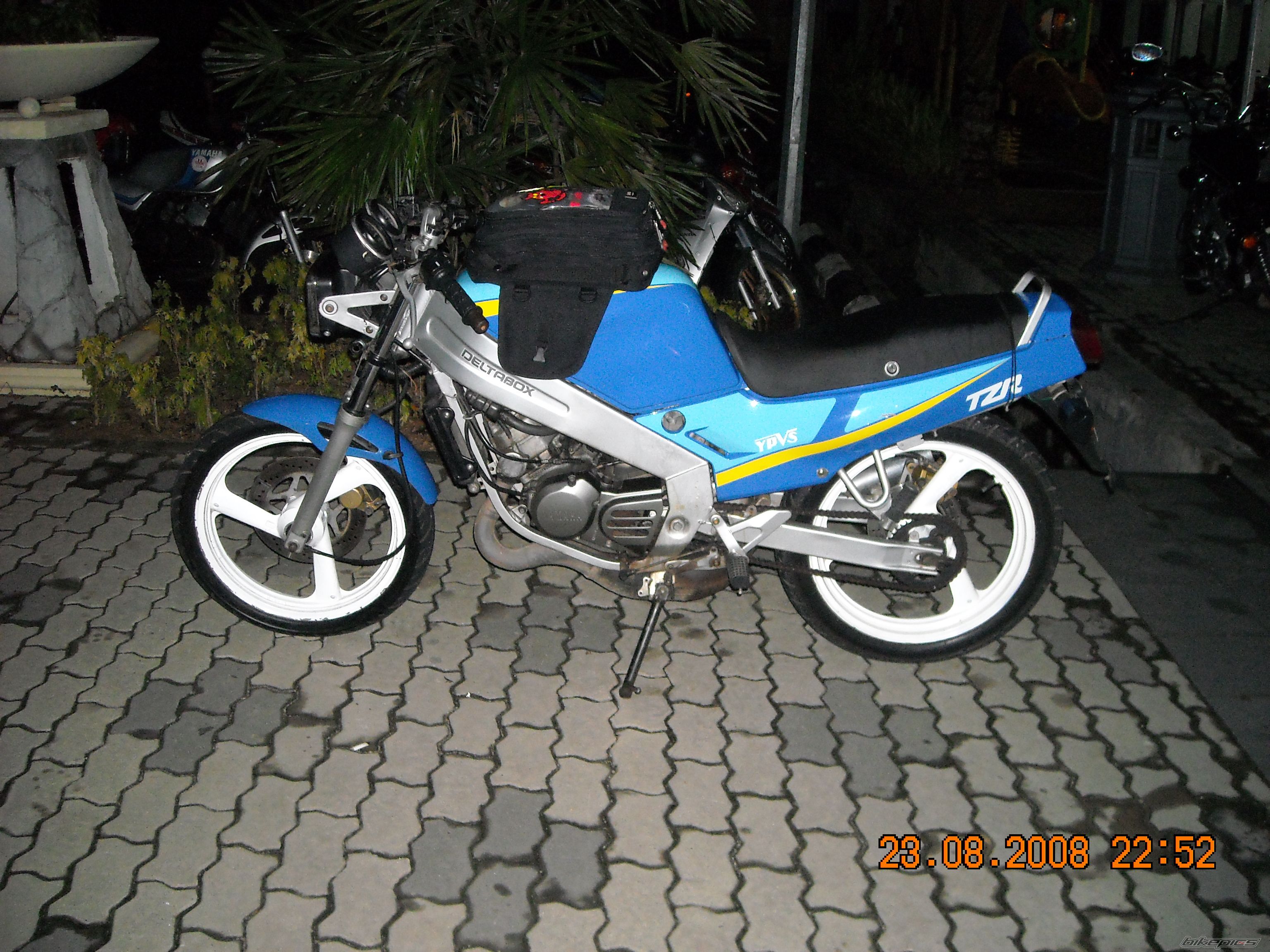 Photo 1398695