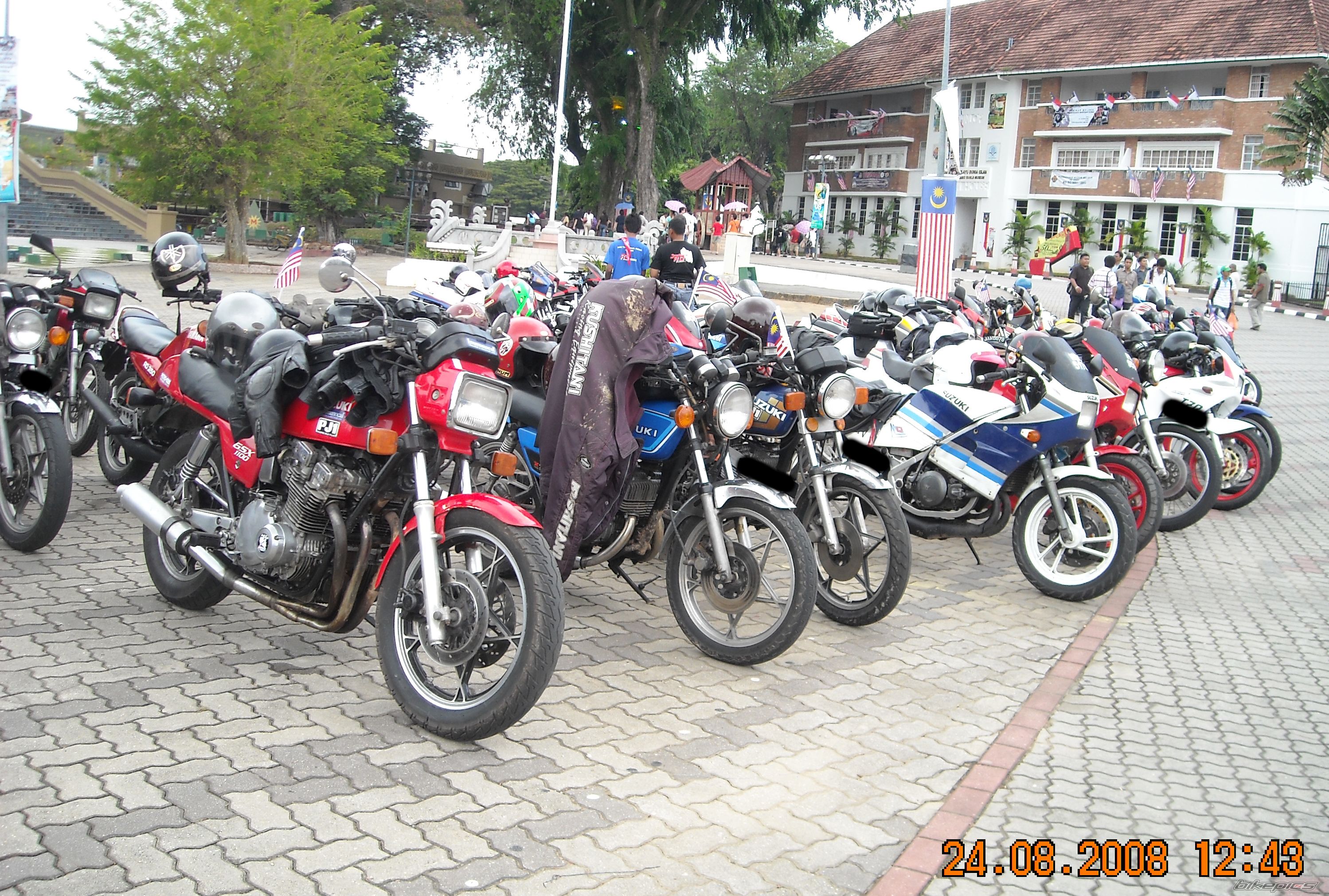 Photo 1398717