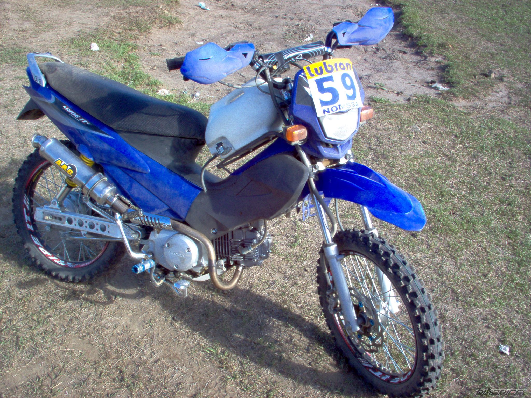 Photo 1398850