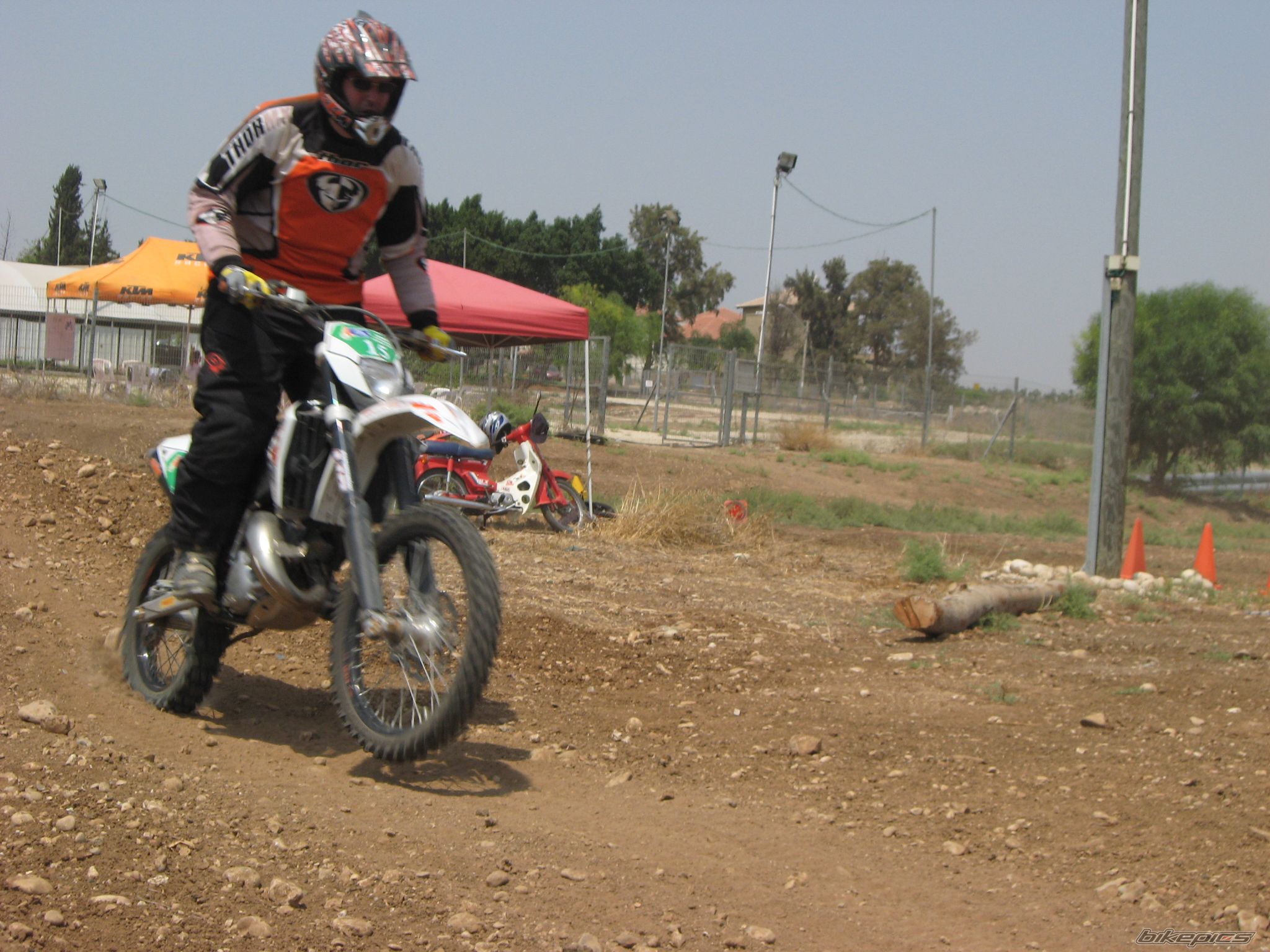 Photo 1401032