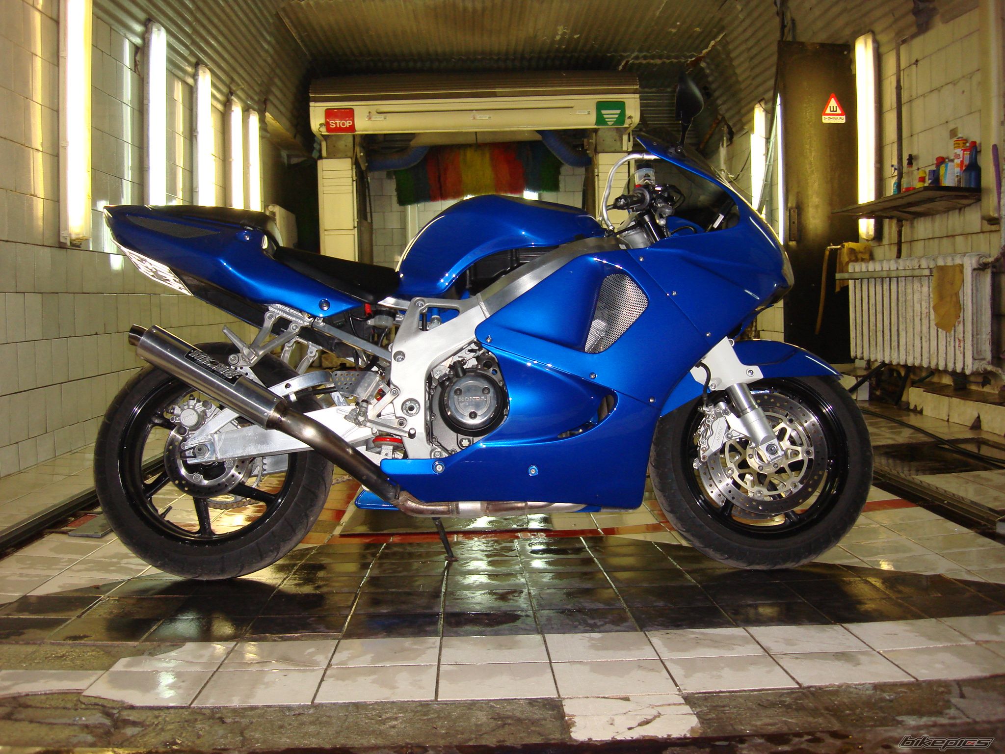 Photo 1402689