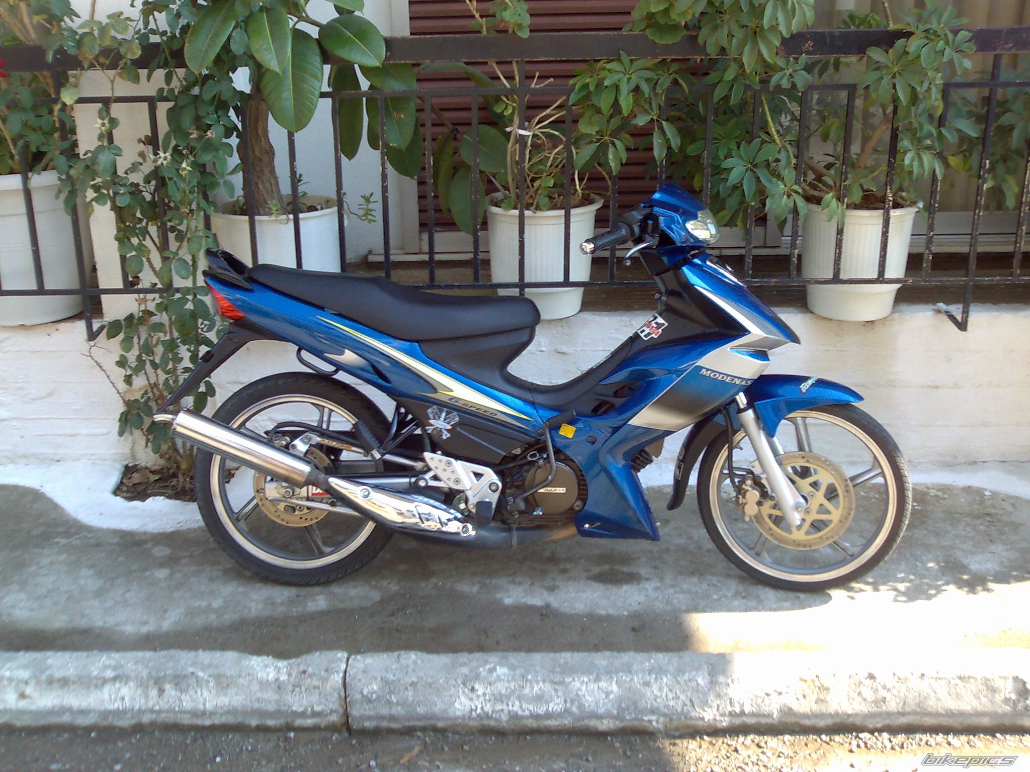 Photo 1402824