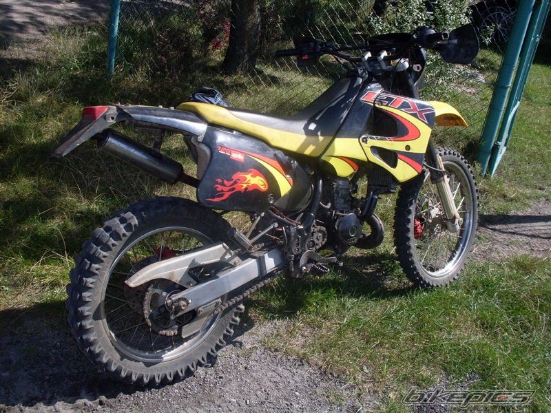 Photo 1402838