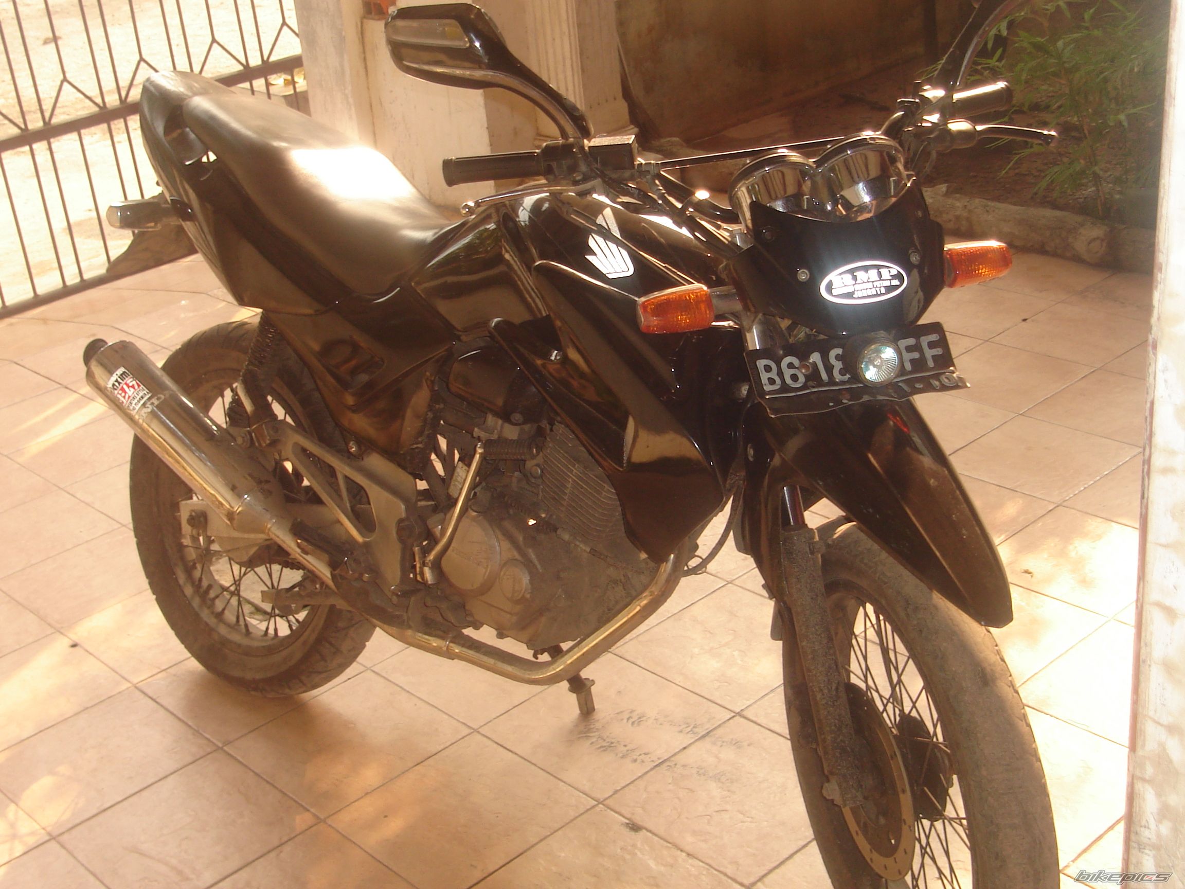 Photo 1403692
