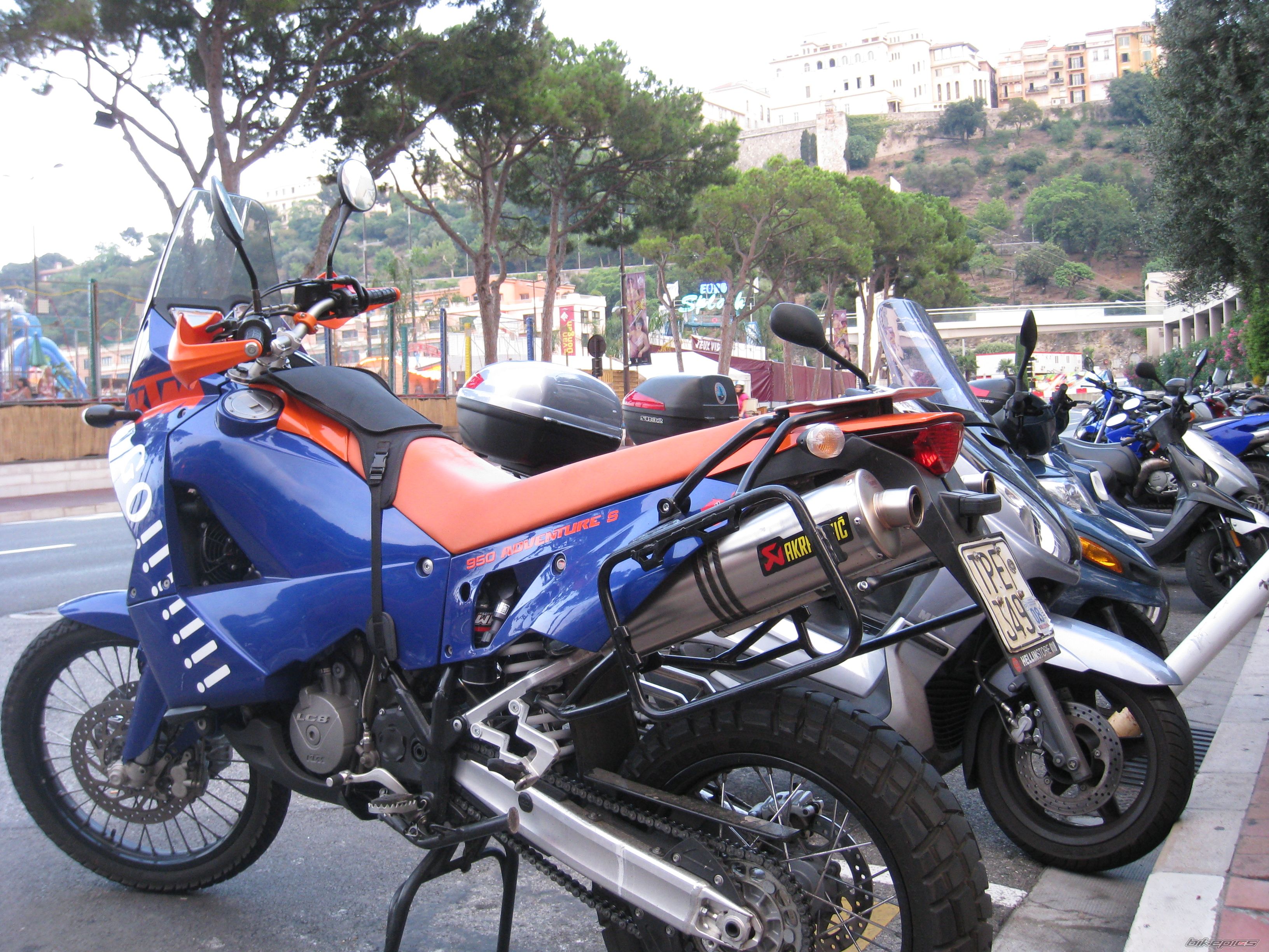 Photo 1403792