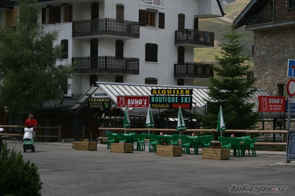 Photo 1406869